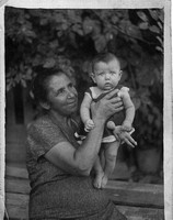 Ревекка Калиш и ребенок, 1940е годы