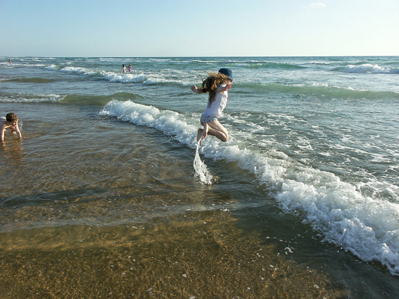 Lia and Iddo on a Haifa beach, June'07